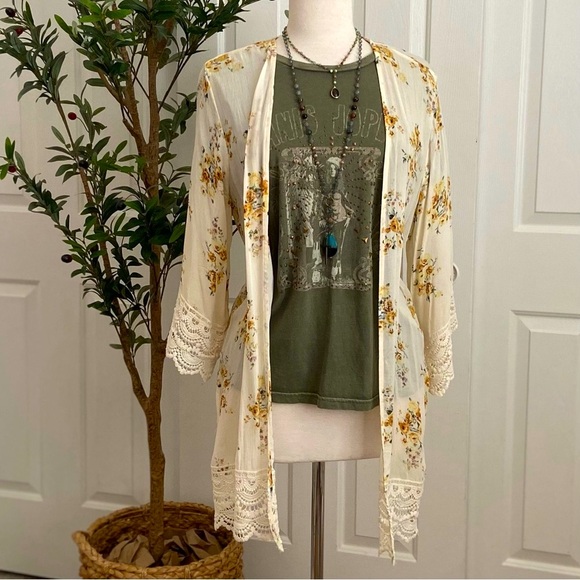 mason & belle Jackets & Blazers - Floral Creamy Yellow Kimono with Lace Trim